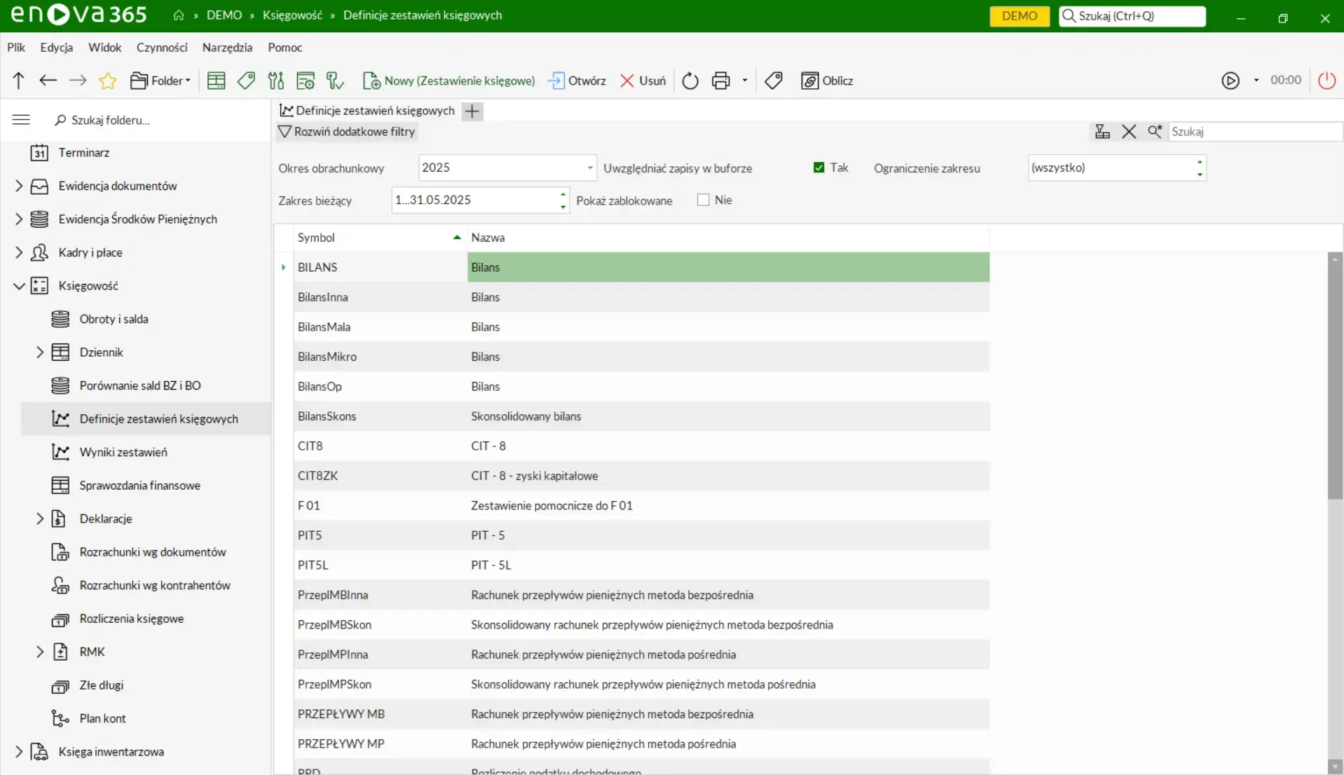 Ekran programu enova365 z listą definicji zestawień księgowych w module Księgowość